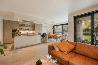 Voor meer info en foto’s, surf naar www.swevers.be –In het centrum van Lummen, op wandelafstand van winkels, scholen en openbaar vervoer, vind je dit...