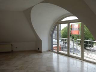 <p><span>Mooi gelegen appartement met zicht op stadspark. Centrale ligging. : Inkom, living met open ingerichte keuken, 2 slaapkamers, berging, badkamer, toilet, kelder en gemeenschappelijke fietsenberging. Vrij op 01/02/2026 - Algemene onkosten 50 €/maand - Gunstig EPC 163 kWh/m³ - UC code 2299970 - Voor info of bezoek bel 056/21.81.00 of www.immo-lvb.be, naar pand gaan en via agenda afspraak online inboeken.</span></p>