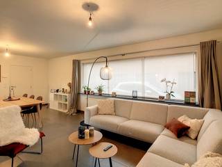 In de Heilig-Hartstraat, nabij het zwembad, vinden we deze gezellige en lichtrijke woning terug. Gelegen in het een rustige eenrichtingsstraat in...