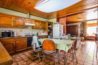 Discover this home located in a quiet street near the center and station of Vilvoorde. Thanks to its convenient location, you enjoy...