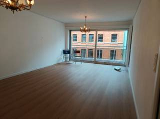 Bienvenue dans cet appartement rénové situé au cœur de Renaix. L'appartement dispose de pièces spacieuses et lumineuses, dotées de finitions haut...