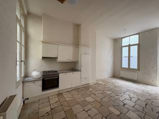 Deze charmante woning met een bewoonbare oppervlakte van ca. 79 m² is ideaal gelegen in de Ziekeliedenstraat 27, in het hart van Mechelen. Dankzij...