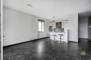 Dit instapklare en lichtrijke appartement bevindt zich op de bovenste verdieping van een recent gebouw met lift, net buiten het centrum van...