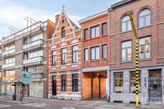 Prachtig, instapklaar appartement van maar liefst 123 m² met 2 slaapkamers en 2 unieke buitenterrassen op toplocatie te centrum Lier.Dit authentiek...