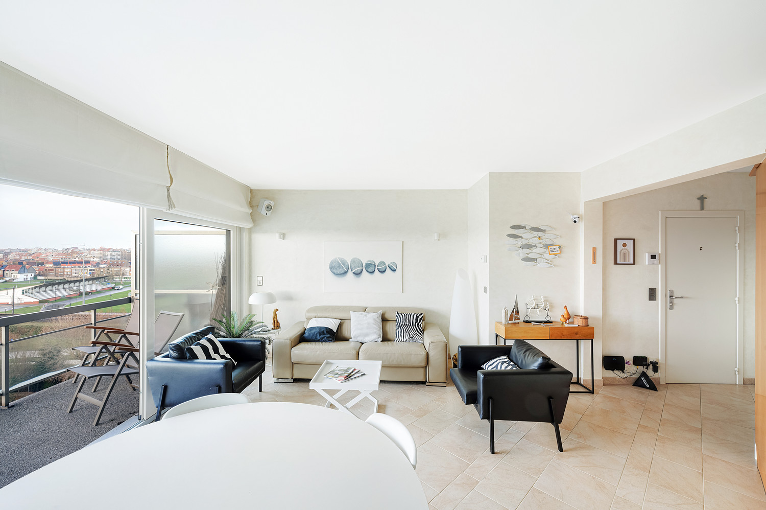 Zongericht ruim 2-slaapkamer appartement met prachtige zichten - foto 2