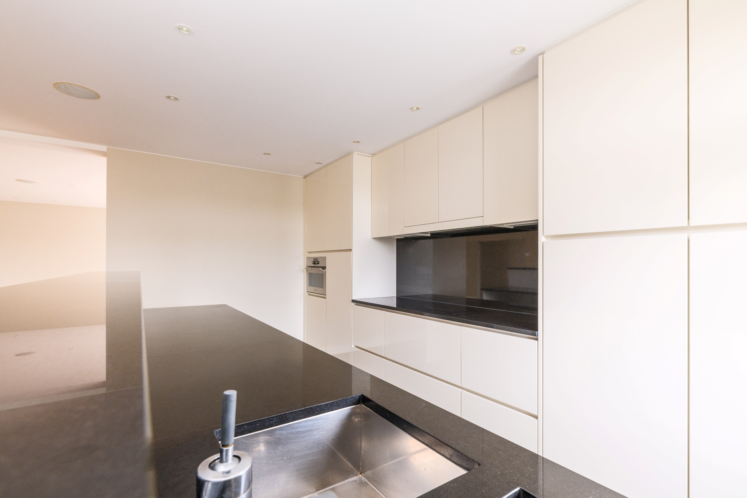 Topklasse appartement van ca 160m² op de 1ste verdieping met 2 slaapkamers en ondergrondse staanplaats - foto 5