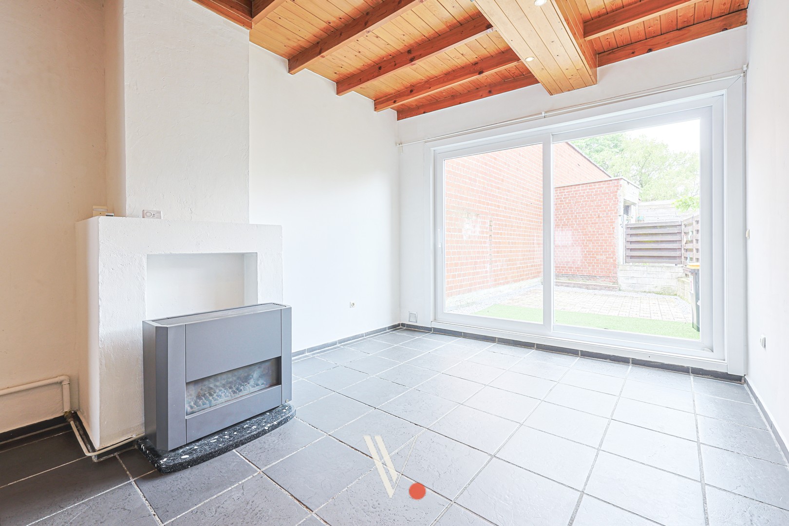 Verrassend ruime starterswoning of opbrengsteigendom in Izegem - foto 4