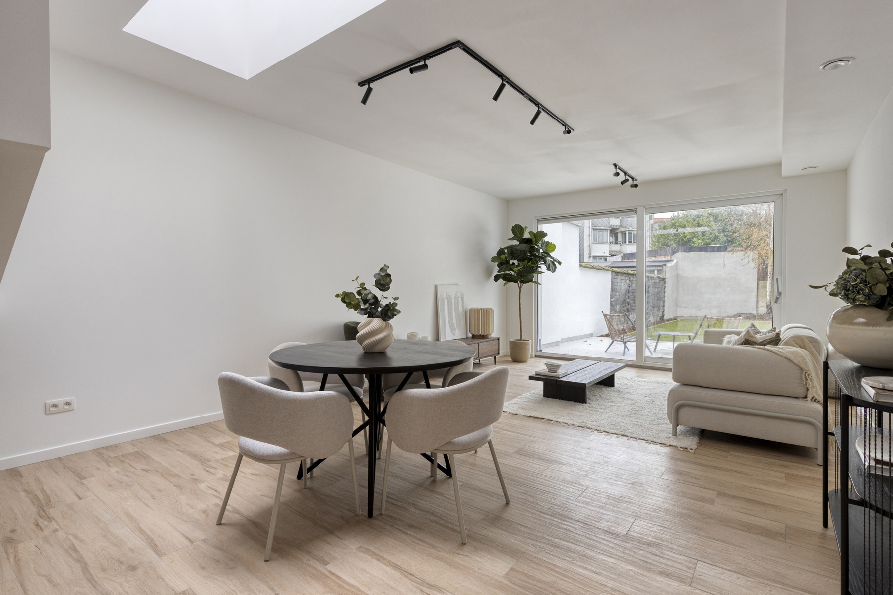 Energiezuinige vernieuwde woning met 4 slaapkamers. - foto 3