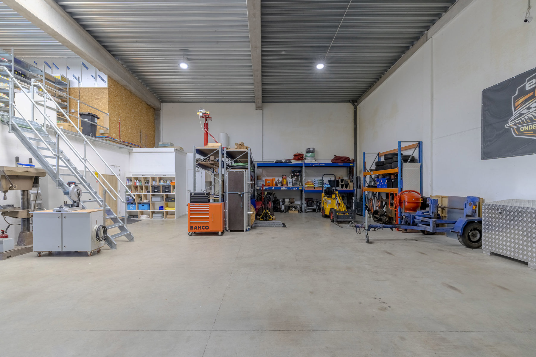 KMO unit met woonst en parkeerplaatsen - foto 4