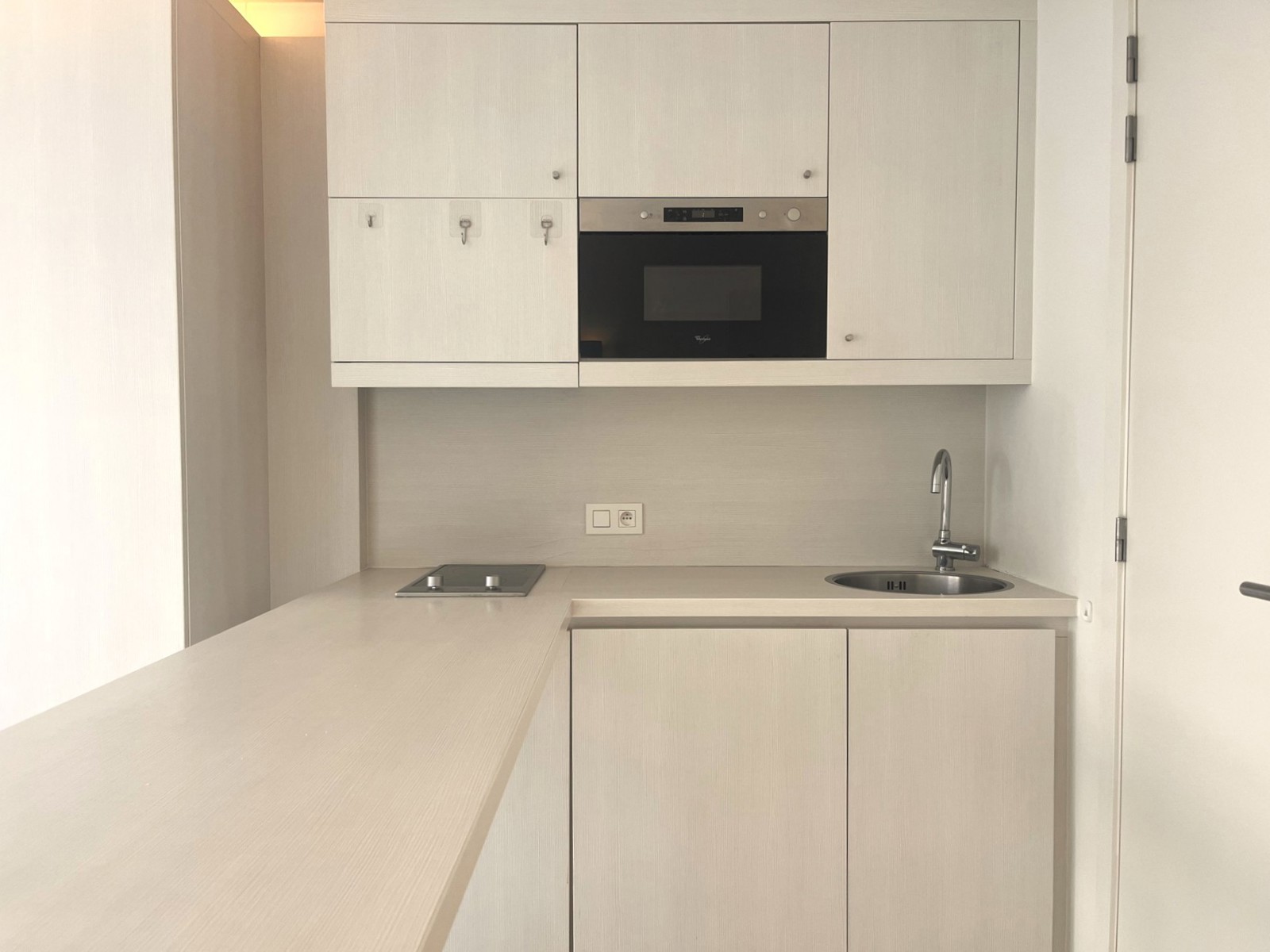 Ruime, lichtrijke studentenkamer centrum Leuven - foto 4