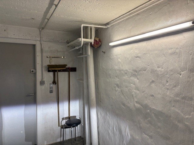 Gesloten garagebox in ondergornds complex - mét elektriciteit en verlichting - foto 4