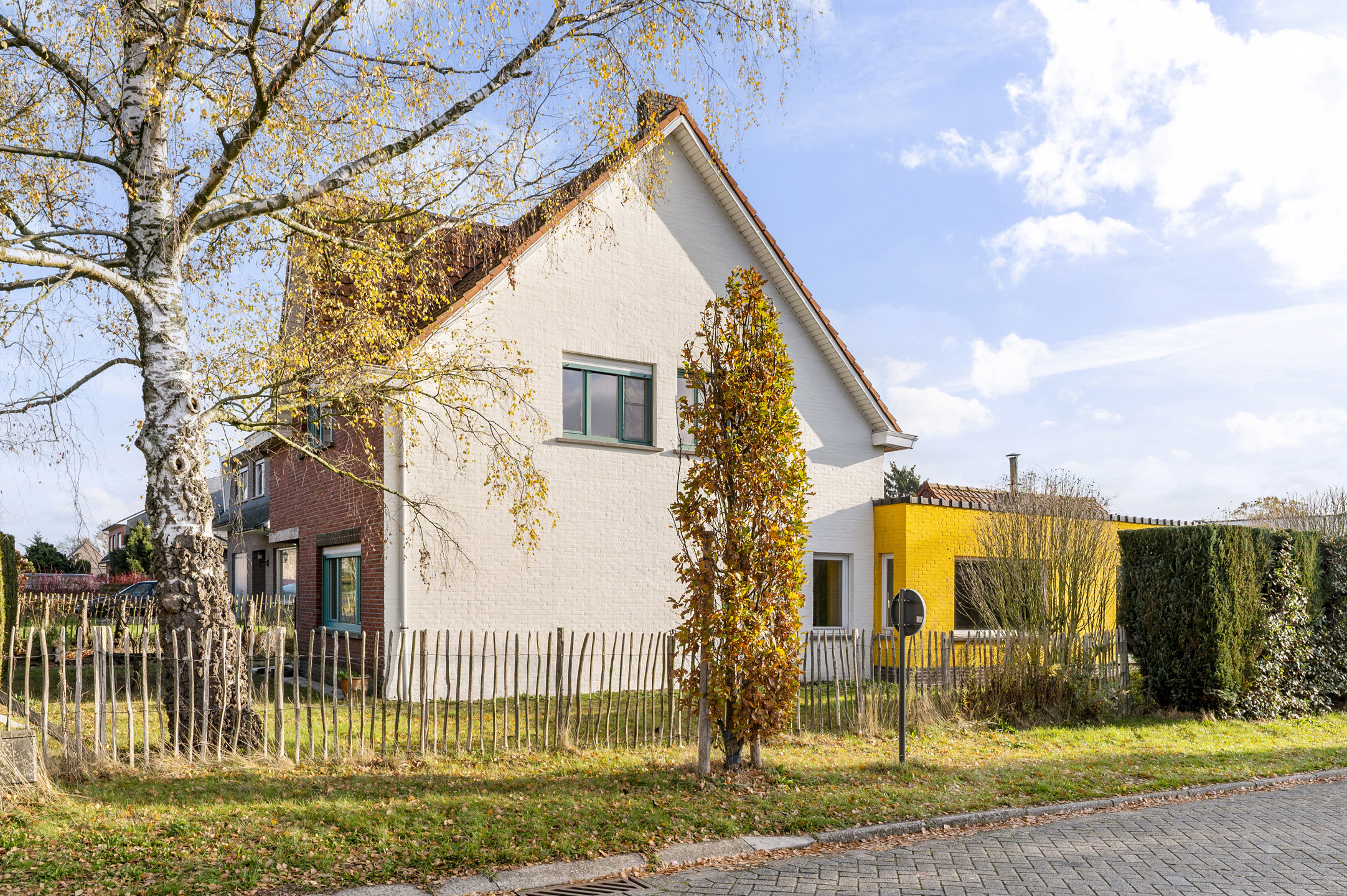 Zeer ruime woning op perceel van 701 m² - foto 4