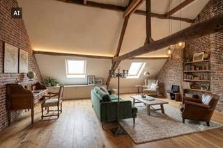 Midden in het hart van Izegem, nabij de Sint-Tillo kerk, vindt u deze charmante burgerwoning uit 1784, gerenoveerd in 1985. Met 155 m² en 3 slaapkamers combineert ze authentieke sfeer met modern comfort. Een unieke plek voor aangenaam gezinswonen.<br /><br />Deze ruimtes werden met behulp van AI illustratief bewerkt om aan te tonen hoe u deze woning, zelfs met een beperkt renovatiebudget, opnieuw volledig kunt opfrissen. Zowel Dewaele als de eigenaar begeleiden u graag bij uw renovatieplannen en denken met u mee om de mogelijkheden van deze woning optimaal te benutten.<br /><br />Indeling van het huis:<br /><br />Kelder<br /><br />Gelijkvloers<br />- Eetkamer<br />- Keuken<br />- lichtrijke leefruimte <br />- Aangelegd terras met aparte berging<br /><br />Eerste verdieping<br />- Badkamer<br />- 3 Slaapkamers<br /><br />Zolder<br /><br />Troeven van het huis:<br />- Instapklaar karakter met authentieke elementen<br />- Interessante investeringsvastgoed<br />- Centrale ligging nabij belangrijke verbindingswegen<br />- Mogelijkheid om garagebox extra mee aan te kopen<br /><br />Benieuwd naar de mogelijkheden of wil je een bezoek brengen? Neem dan gerust contact op met de dossierverantwoordelijke: Pierre Dubuisson via 0477 56 02 10 of pierre.dubuisson@dewaele.com .<br /><br /><br /><br /><br /><br />Deze AI-visualisaties zijn bedoeld als inspiratie. Er werd geen rekening gehouden met technische specificaties, stedenbouwkundige voorschriften of de concrete mogelijkheden tot realisatie.