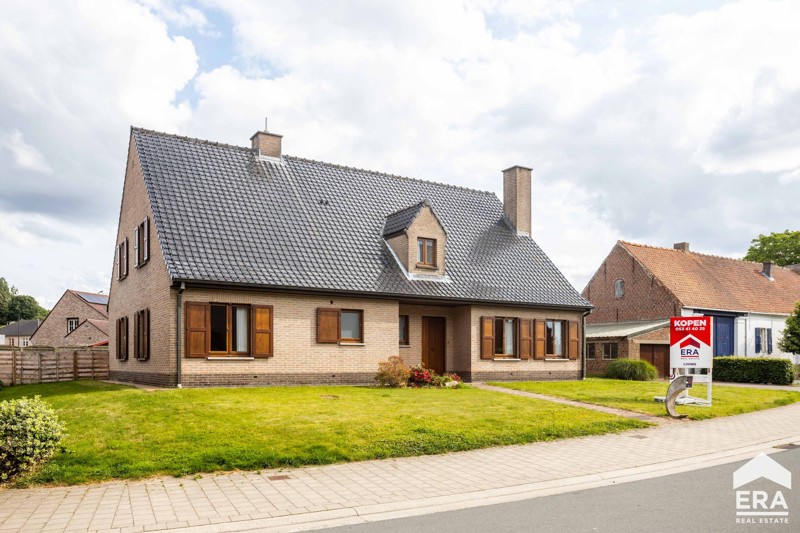Instapklare villa met 5 slaapk, 2 badk, tuin en garage - foto 1