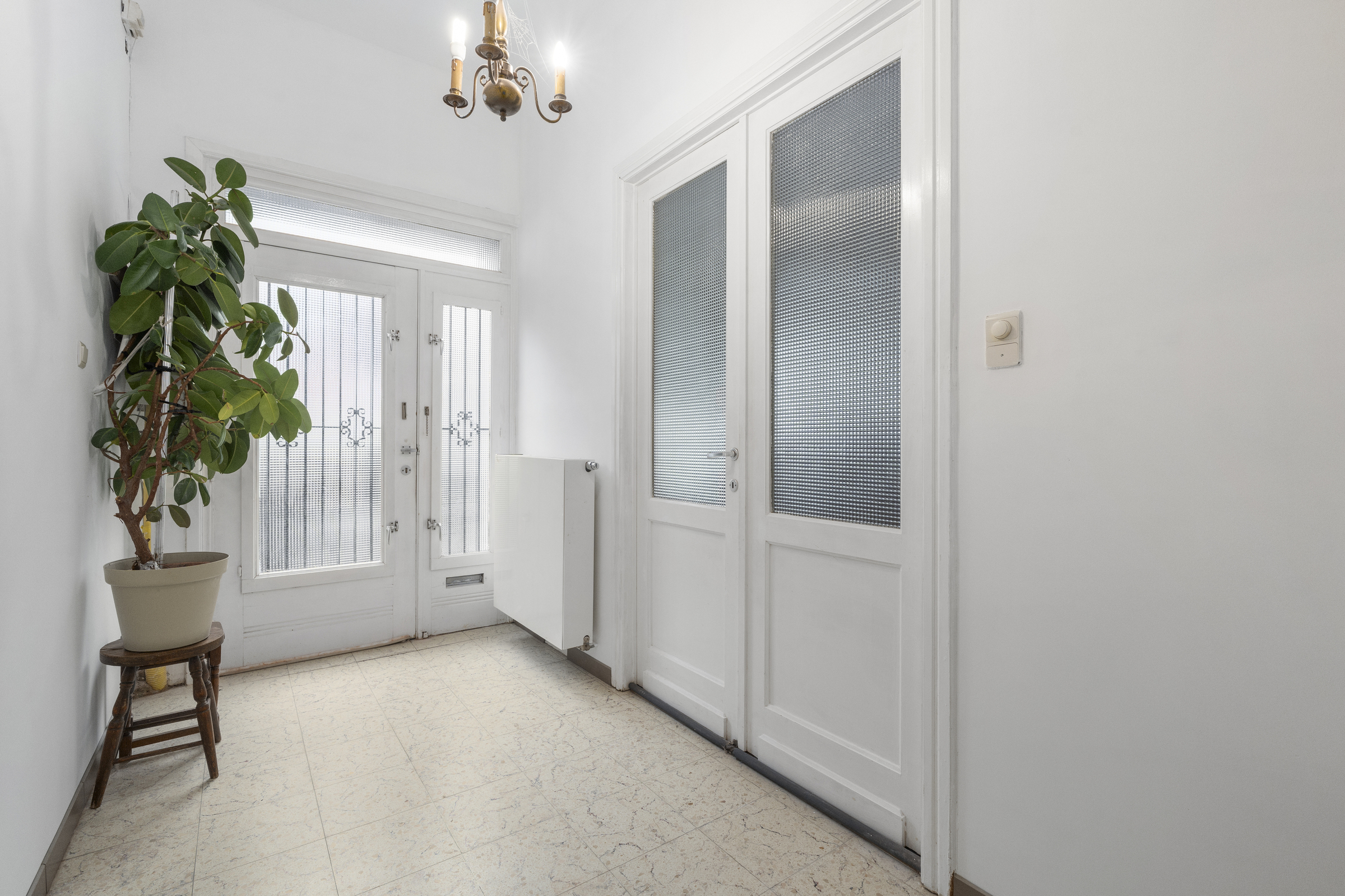 Ruim huis met 6 slaapkamers in centrum Lebbeke - foto 2