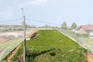 Deze bouwgrond van 10a 41ca is gelegen in een rustige buurt van Denderwindeke, deelgemeente van Ninove. De ligging combineert landelijke charme...