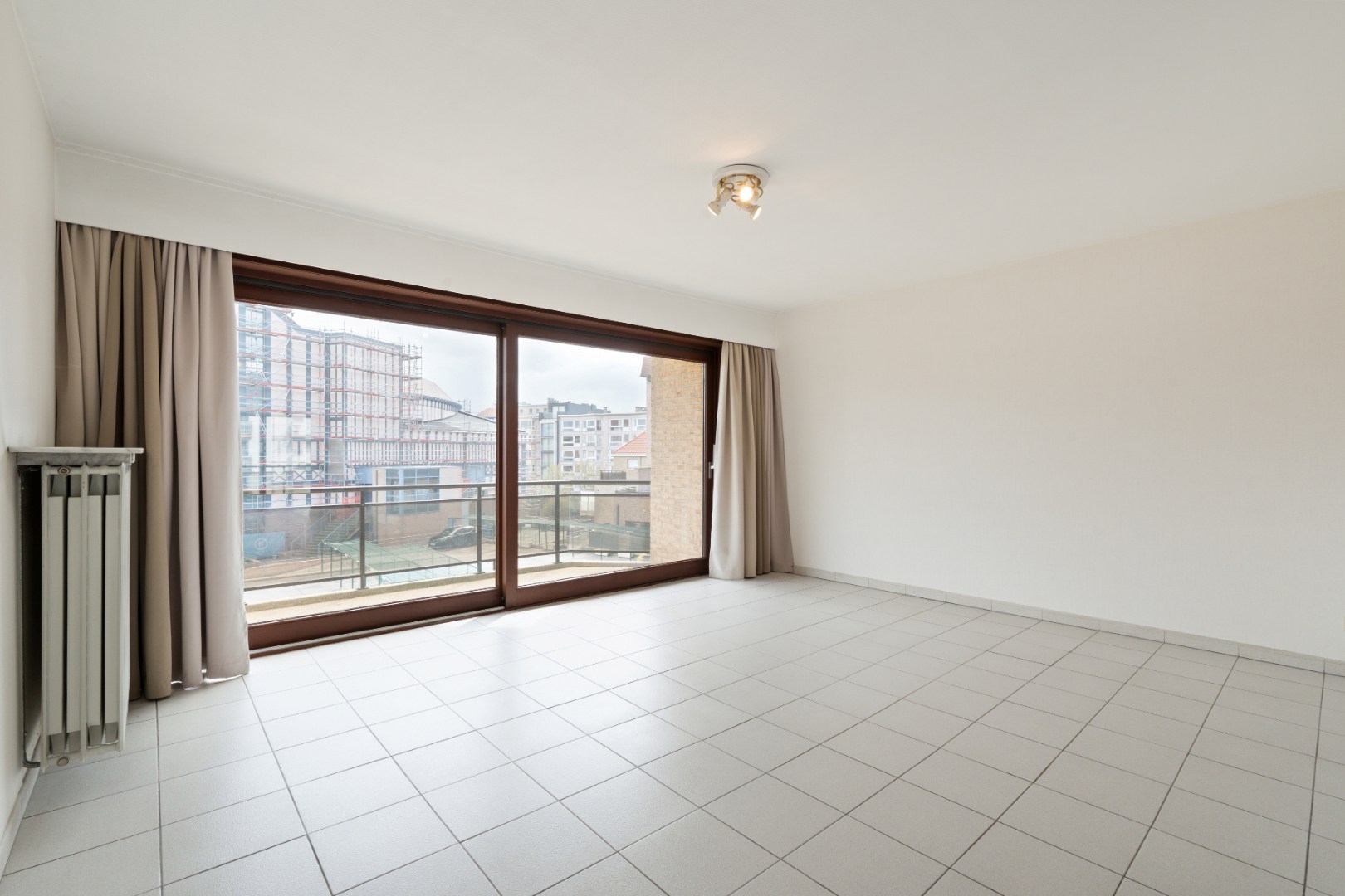 CENTRAAL GELEGEN ZONGERICHT WOONAPPARTEMENT OP 100 METER VAN DE ZEEDIJK - foto 4