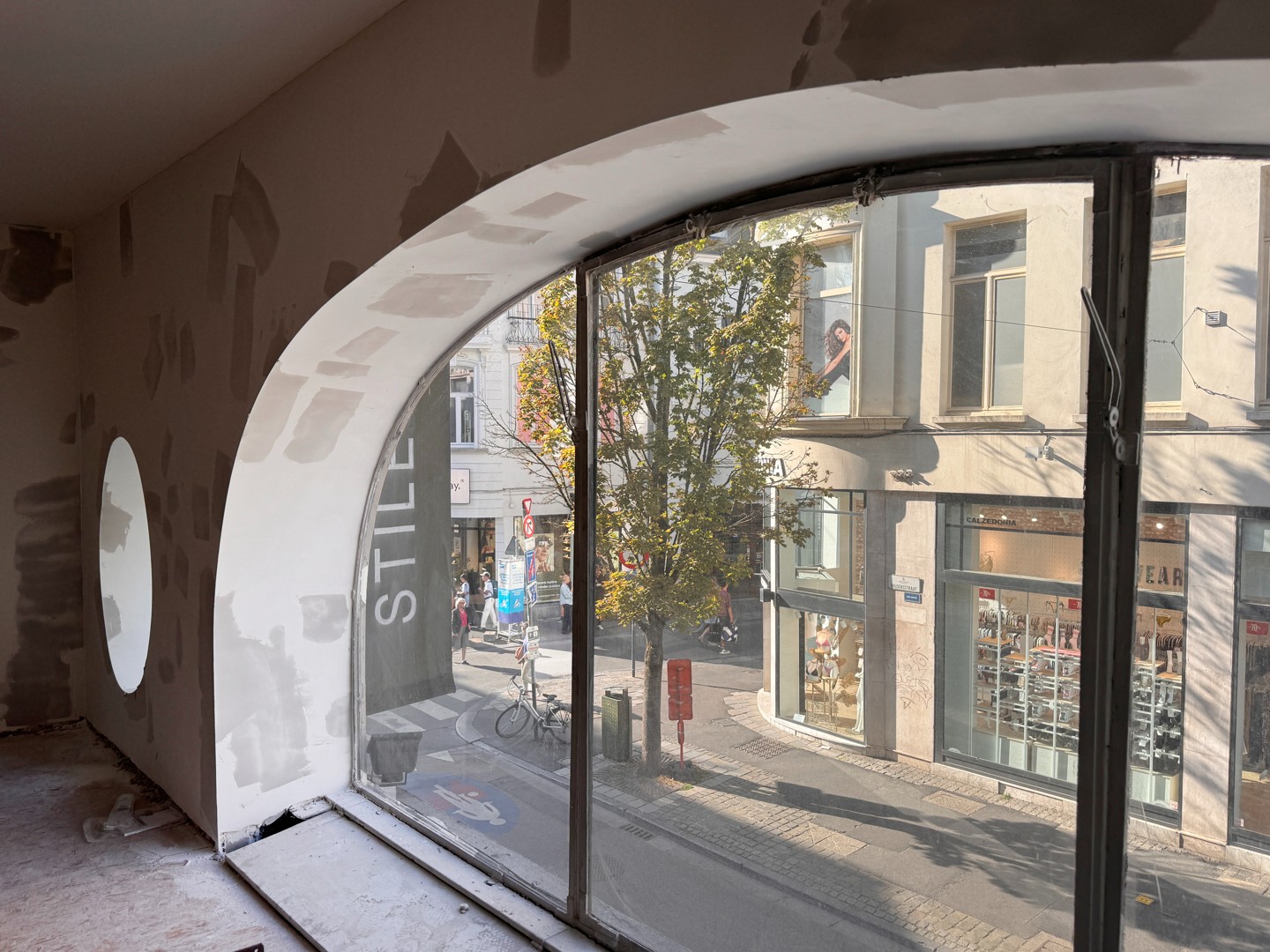 Commercial for rent in Ghent - photo 5