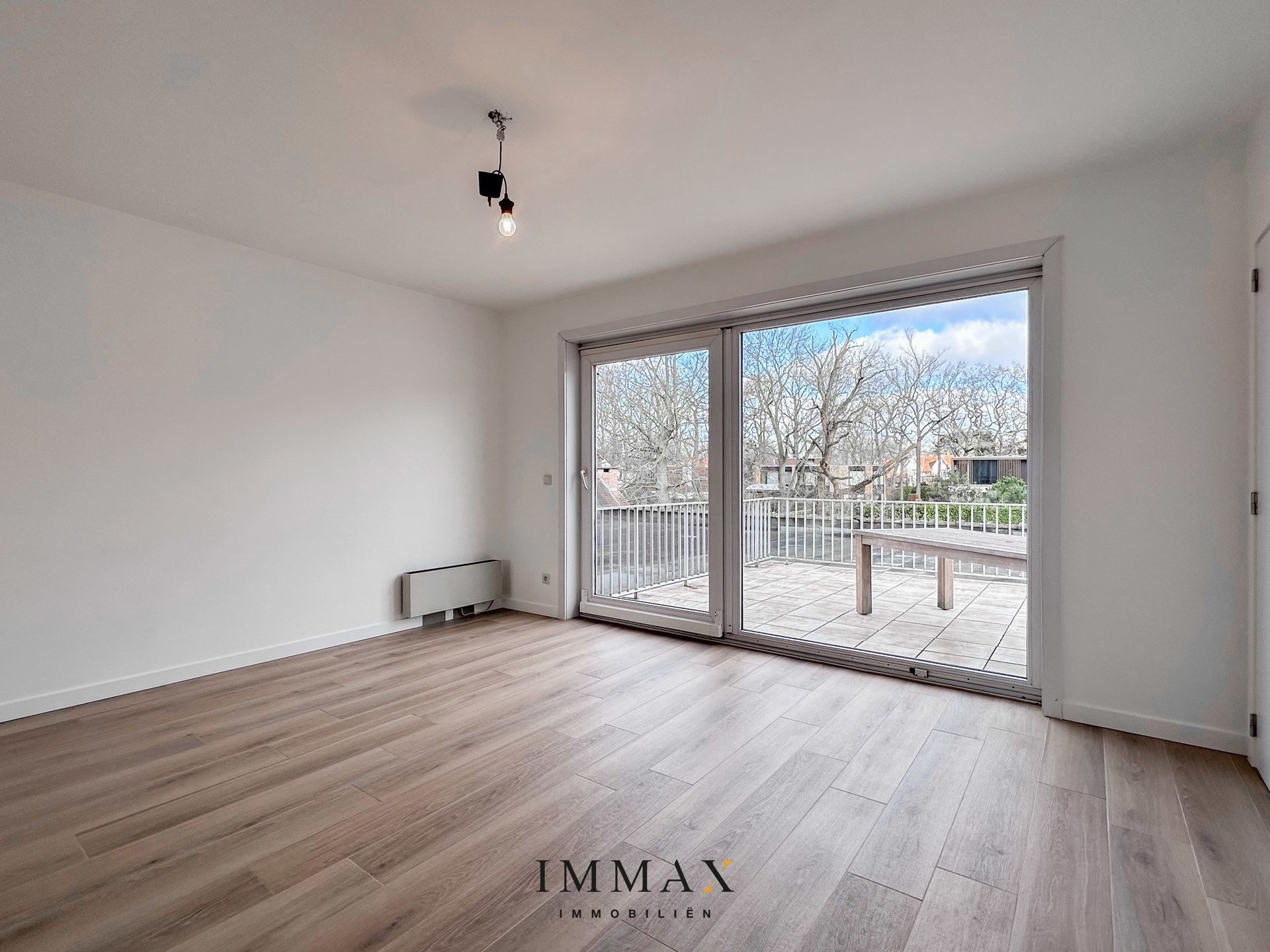 Ruim en instapklaar appartement met 2 slaapkamers en parking - foto 4