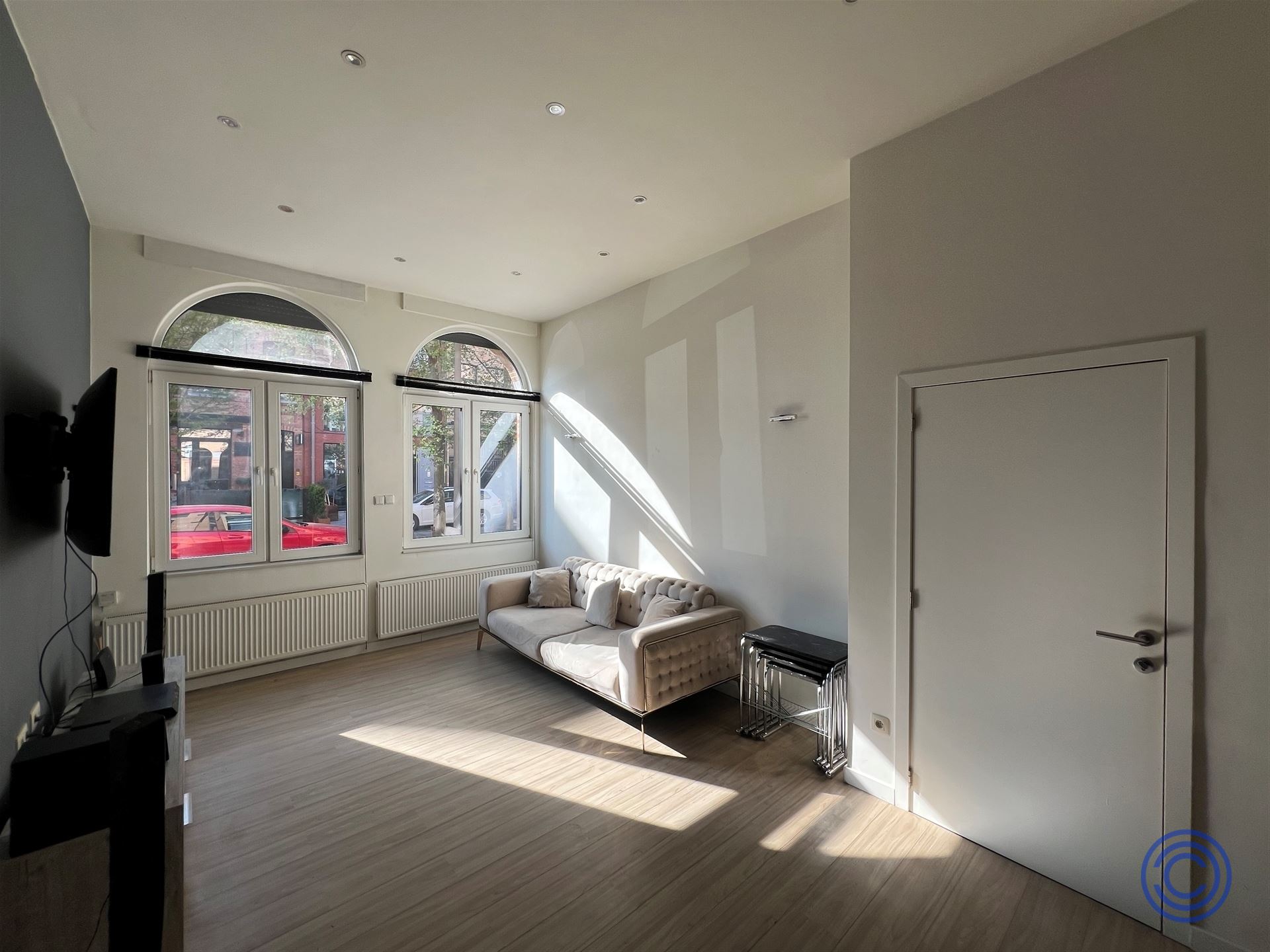 Pand met prachtig authentieke gevel bestaande uit 4 1-slpk app'en op het Eilandje - foto 3