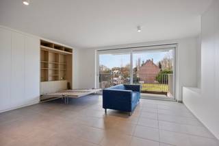 Instapklare studio op toplocatie met terras Deze recente en perfect onderhouden studio is een echte buitenkans op een uitstekende ligging. De...