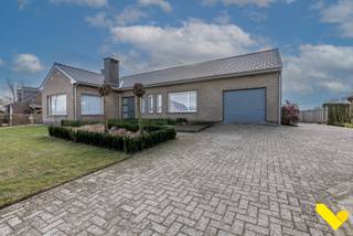 Comfortabel wonen met gevoel van ruimte in een landelijke omgeving.Keurig onderhouden woning, rustig en landelijk gelegen, met een prachtig open...