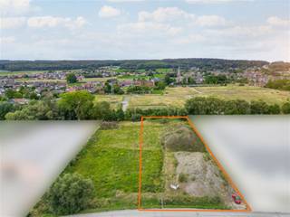 <p><span>Investeer in uw toekomst: 3.329 m² KMO-terrein te Kluisbergen</span><span><br />Op een strategische locatie in Kluisbergen bieden wij u een perceel van </span><span>3.329 m² binnen de KMO-zone Rosalinde</span><span>. Dankzij de vlotte verbinding naar zowel de N36 (Stationsstraat) als de N8 vormt dit de ideale uitvalsbasis voor ondernemers die willen groeien.<br />Dit terrein geeft u de vrijheid en ruimte om uw onderneming vorm te geven in een omgeving die bedrijvigheid en bereikbaarheid combineert. Contacteer ons gerust voor meer info!</span></p>