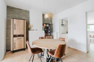 REGISTER NOW FOR THE FIRST VIEWING SLOT ON MONDAY, OCTOBER 5TH VIA OUR WEBSITE!<br /><br />Are you looking for a move-in ready family home with three bedrooms and a cozy garden in the center of Oudenaarde? Look no further!<br /><br />This home boasts an excellent location right in the heart of the city, just steps away from all essential amenities. Its energy-efficient features and practical layout are just a few of the many advantages this property offers.<br /><br />LAYOUT:<br /><br />GROUND FLOOR: You enter the house through the entrance hall, which leads to a spacious living room with an open kitchen. The ground floor also includes a convenient storage room and a guest toilet.<br /><br />FIRST FLOOR: On the first floor, you will find two full-sized bedrooms, a bathroom, and a separate toilet.<br /><br />SECOND FLOOR: The attic has been fully converted into a beautiful third bedroom—an ideal extra space for those needing more room.<br /><br />GARDEN: At the back of the house, there is a charming garden, perfect for enjoying some outdoor space right in the center of Oudenaarde.<br /><br />Does this move-in ready family home sound like the perfect fit? Don’t hesitate to contact us today to schedule a viewing!