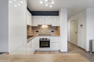 Dit centraal gelegen appartement is gelegen op de 5de verdieping in de residentie "Starkadd". Het appartement heeft een bewoonbare oppervlakte van...