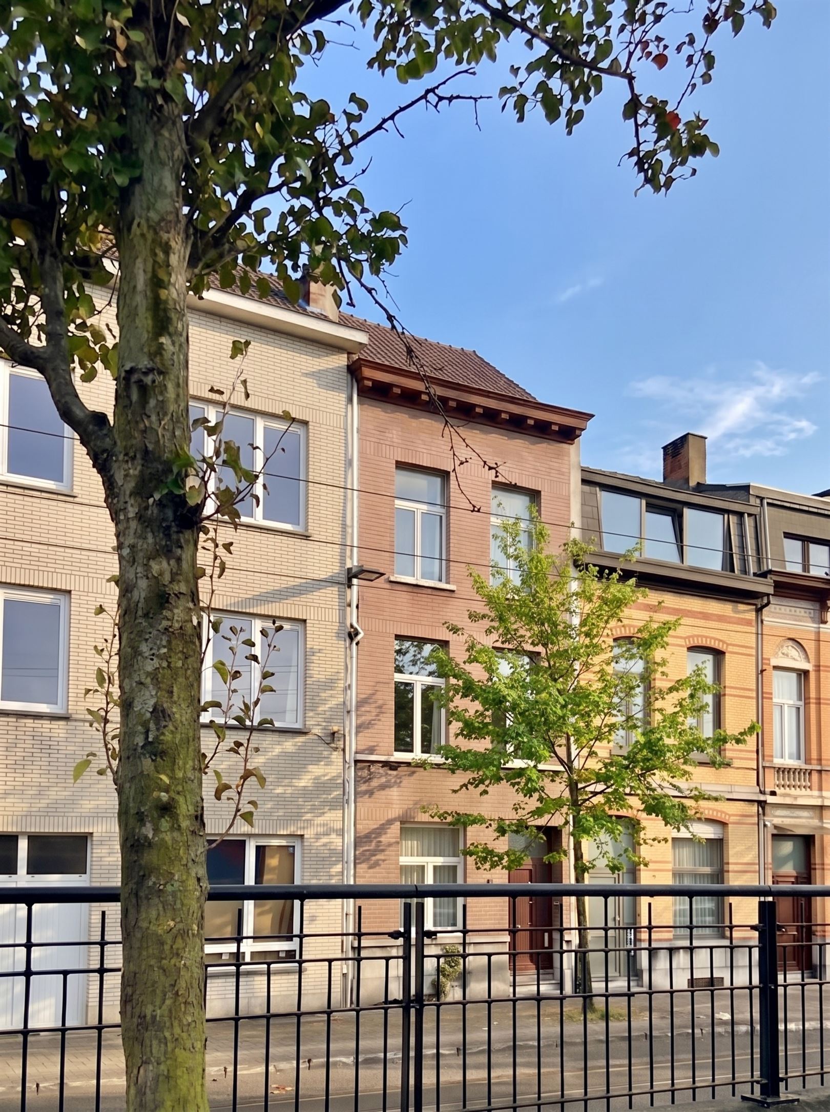 Opbrengsteigendom met 3 appartementen - foto 1