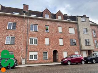 Ruim appartement op de 2de verdieping gelegen in Geel met 2 slaapkamers en een terras.Het appartement heeft de volgende indeling: Inkomhal die...