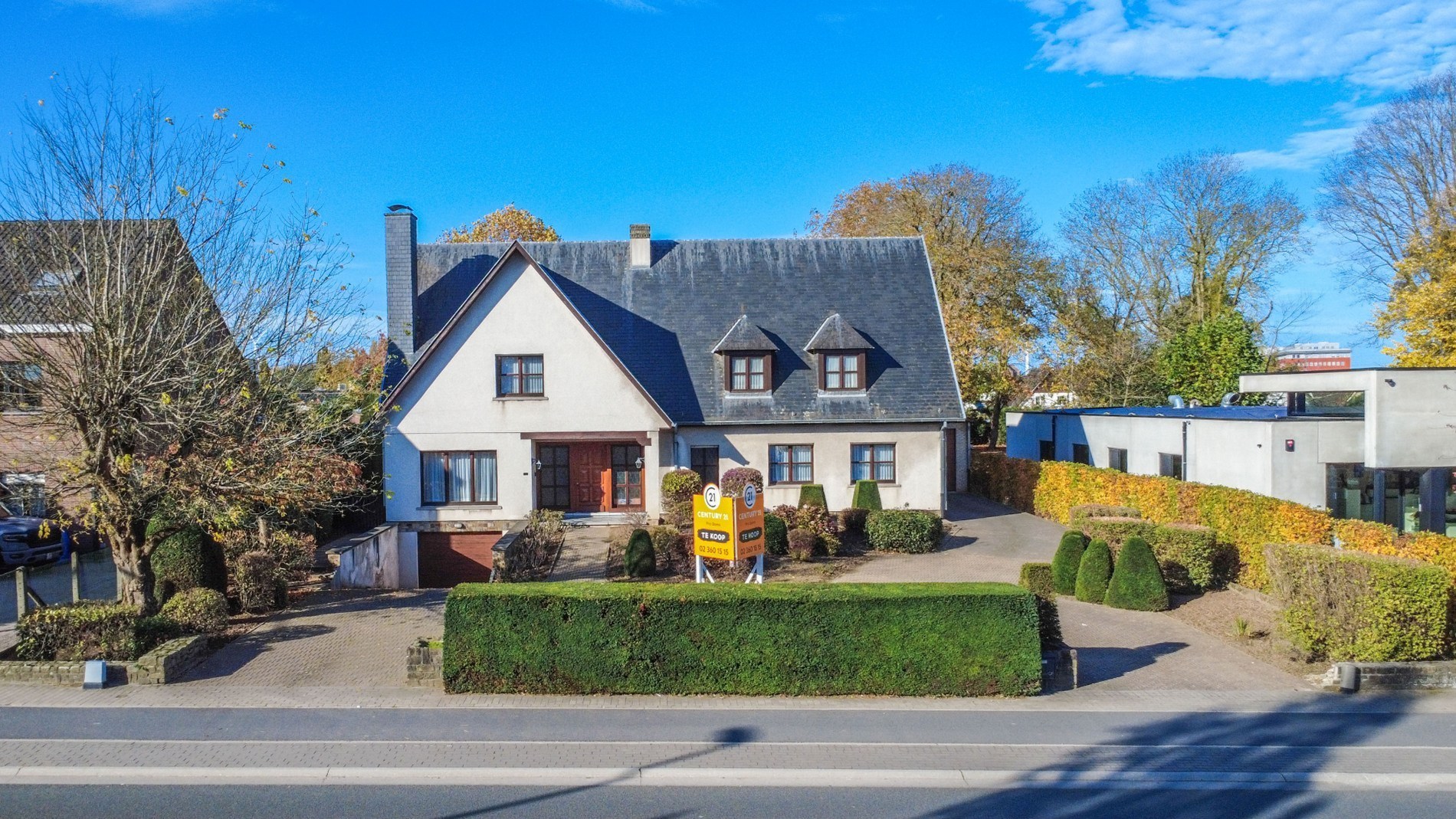 RUIME VILLA MET 6 SLAAPKAMERS OP PERCEEL 20ARE! - foto 1