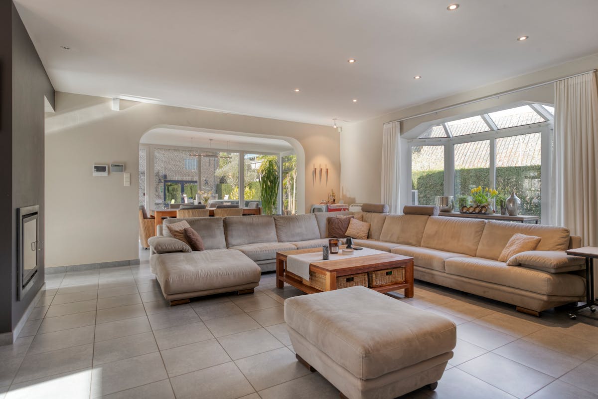 Moderne gezinswoning met gerenoveerde oude hoeve (bijgebouw) - foto 3