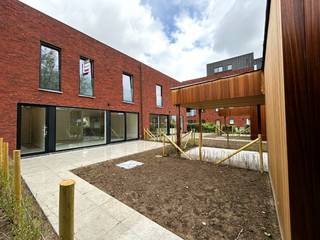 In het nieuwbouwproject "DE VLOEI”, een duurzame, kindvriendelijke woonwijk te Ieper, bieden wij deze BEN-nieuwbouwwoning te huur. De woning...