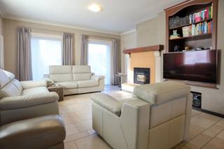 Deze woning is rustig gelegen in een residentiële villawijk, vlak bij het centrum van Haasdonk. Winkels, scholen en de oprit van de E17 bevinden...