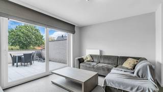 <p>Welkom op de André Dumontlaan 6 Bus 2 in As.<br /><br />Bent u op zoek naar een ruim instapklaar appartement met 2 slaapkamers en 2 terrassen in As?<br />Zoekt u een investeringsappartement dat u meteen wenst te verhuren?<br />Dan is dit appartement precies wat u zoekt!<br /><br />De videoreportage kan u bekijken via volgende link: <br />https://player.vimeo.com/video/1223626319<br /><br />Dit instapklaar appartement is gelegen op het 1ste verdiep.<br />De bewoonbare oppervlakte bedraagt 78 m² en beschikt over twee terrassen.<br />Bij het appartement hoort een private parkeerplaats om de wagen te parkeren.<br /><br />Daarenboven bevindt het appartement zich in de nabijheid van lokale voorzieningen en belangrijke uitvalswegen, waardoor u zowel de rust als de levendigheid van de omgeving kunt ervaren. <br /><br />Troeven:<br />✔ EPC label A (zeer gunstige EPC score)<br />✔ Ondergrondse autostaanplaats<br />✔ Twee terrassen<br />✔ Aangename ligging in As<br />✔ Asbestveilig<br />✔ Conforme stroomkeuring<br />✔ Verwarming op aardgas (radiatoren)<br />✔ Lift aanwezig<br /><br />Samenstelling van het appartement:<br /><br />1ste verdieping:</p>
<ul>
<li>Inkomhal</li>
<li>Toilet</li>
<li>Woonkamer </li>
<li>Keuken</li>
<li>Eetkamer</li>
<li>Berging </li>
<li>Badkamer</li>
<li>2 slaapkamers</li>
<li>Terras (voorzijde) : 7 m²</li>
<li>Terras (achterzijde) : 25,80 m²</li>
</ul>
Kelder
<ul>
<li>Ondergrondse autostaanplaats</li>
</ul>
<p>Documenten:<br />Het EPC-verslag, de elektriciteitskeuring en het grondplan kan u eenvoudig downloaden in bijlage.<br /><br />Interesse in een bezichtiging?<br />Bel ons via 089 391 555 of mail naar info@frerevastgoed.be.<br /><br />*Opmetingen van de binnenmaten zijn indicatief en kunnen licht afwijken.</p>