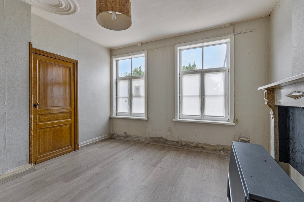 BUITENKANS! ALVERINGEM: Te renoveren/te slopen woonhuis "echt niet ver van de platse" met zongerichte tuin op 478m² grondoppervlakte. - foto 4