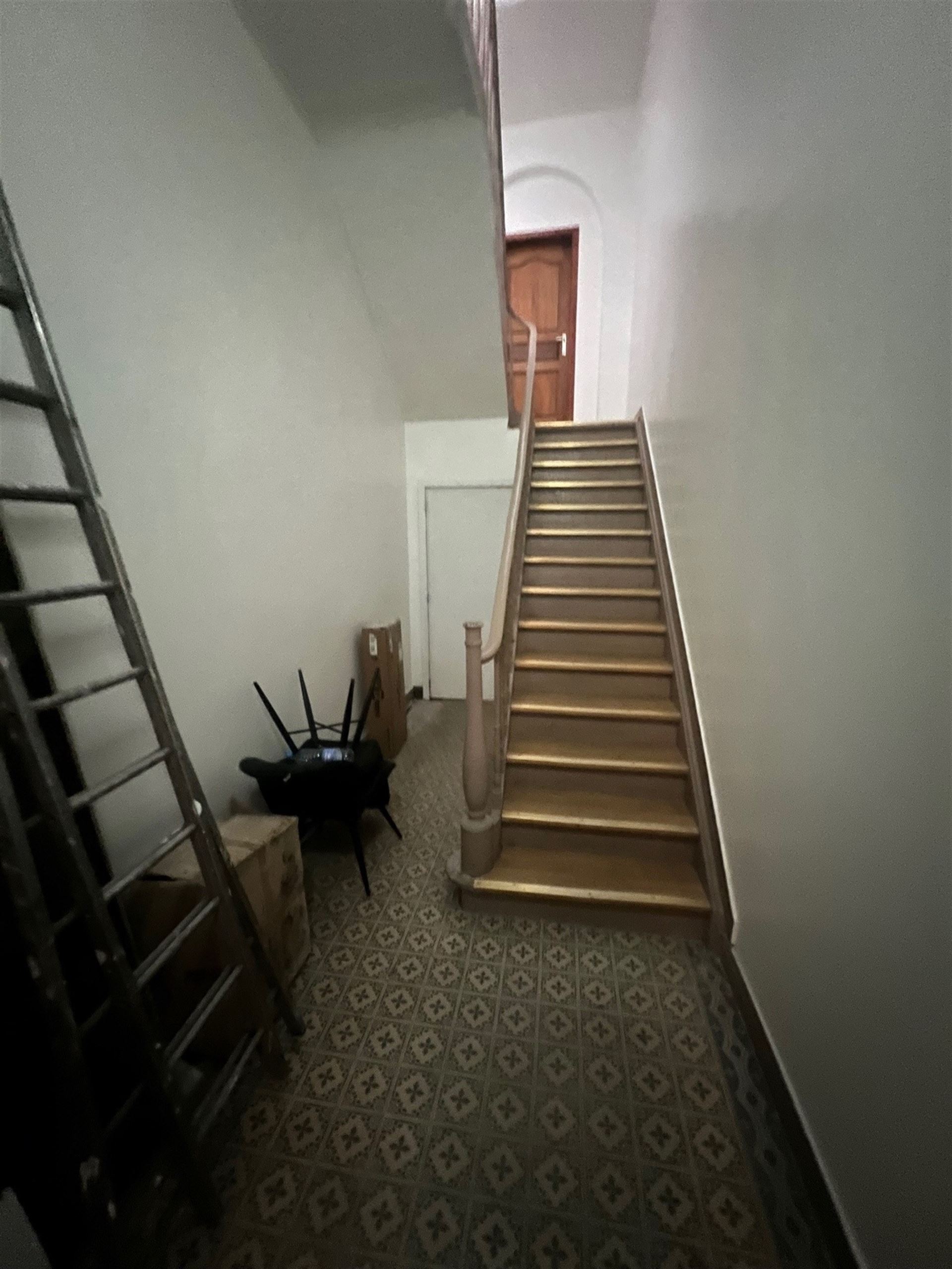 Opbrengsteigendom met commerciële gelijkvloers en 6 appartementen - foto 5