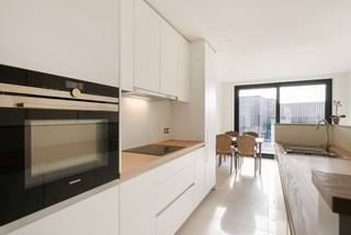 Ontdek dit prachtige gelijkvloerse BEN-appartement in het rustige en groene Oosteeklo. Het appartement is royaal ingedeeld en beschikt over...