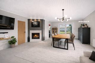 Rustig en aangenaam gelegen bungalow, grote tuin.INDELING: inkom, gezellige grote lichtrijke leefruimte, open geïnstalleerde keuken, nachthal, 3...