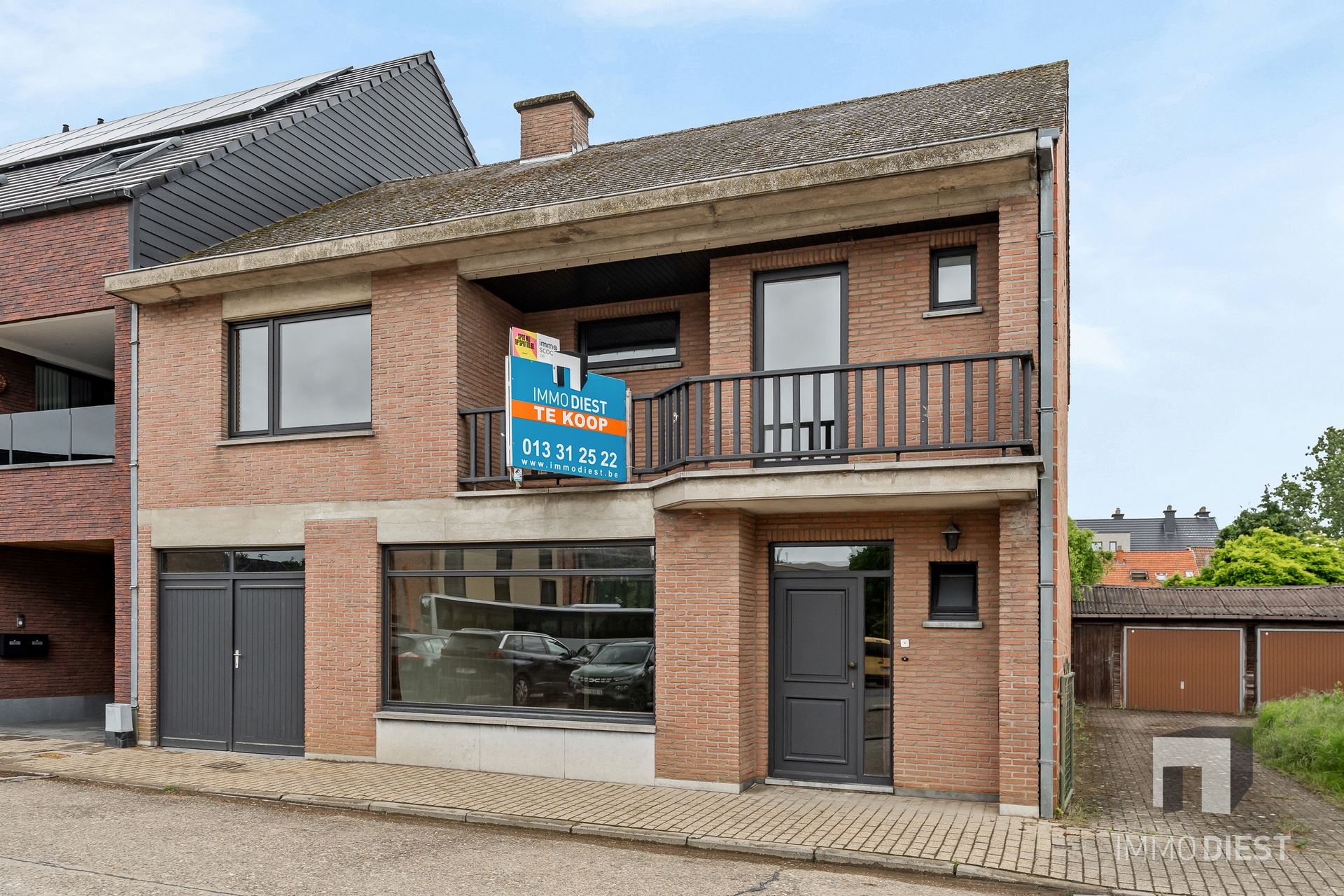 Ruime stadswoning met 4 slaapkamers in centrum Halen - foto 1