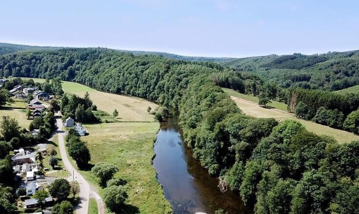 Uniek gelegen bouwgrond met bouwvergunning in de Ardennen! - foto 1
