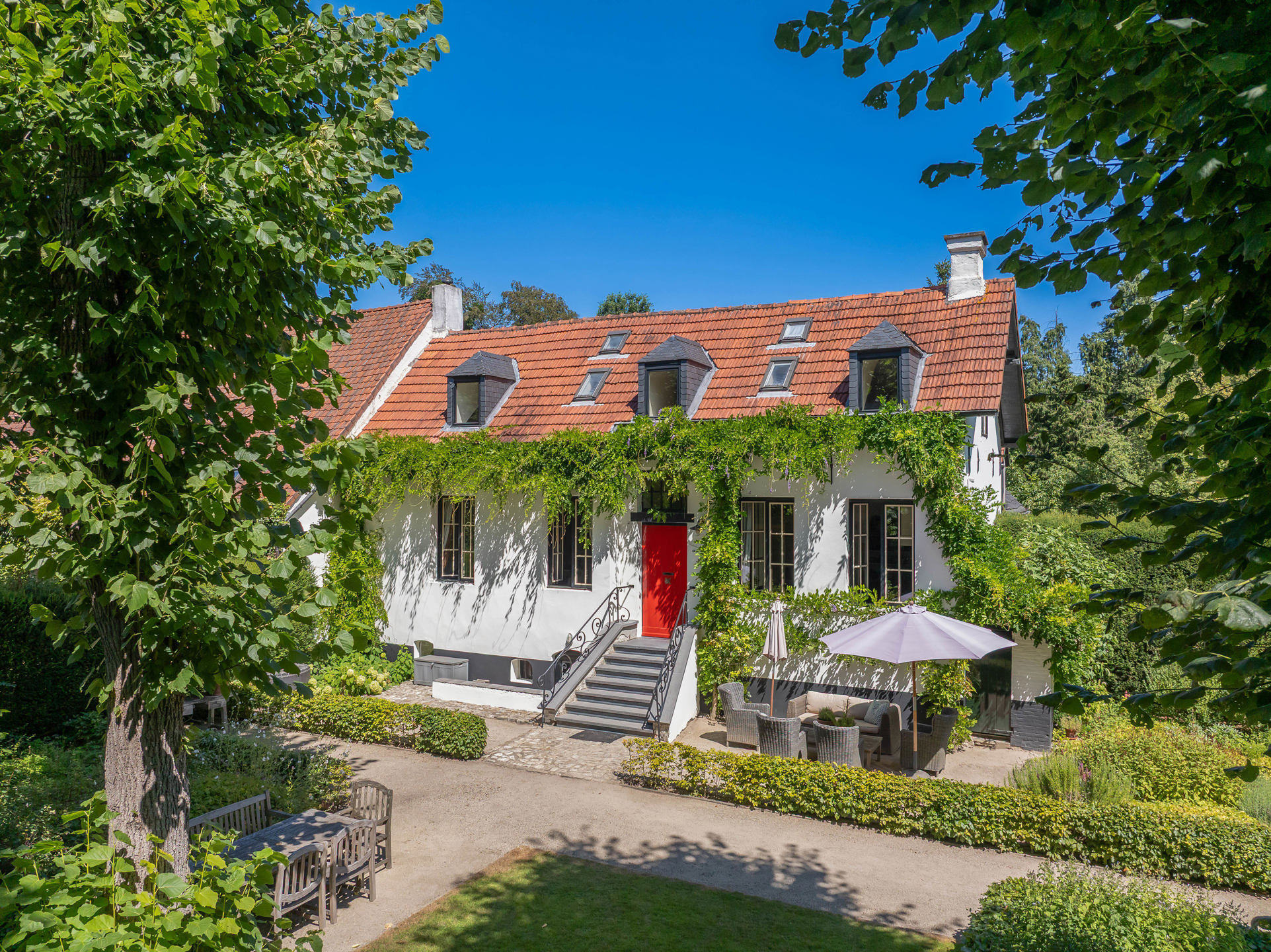 Historische karakterwoning op uniek groen perceel in Zoersel - foto 1