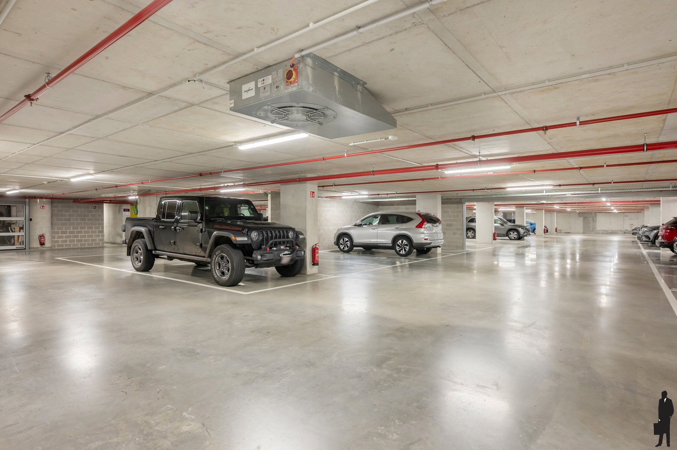 Ruime staanplaats op toplocatie. - foto 4