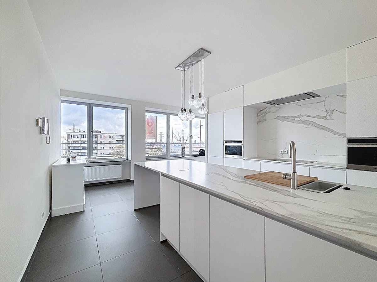 Lichtrijk appartement met 2 slaapkamers te huur in Gent - foto 2