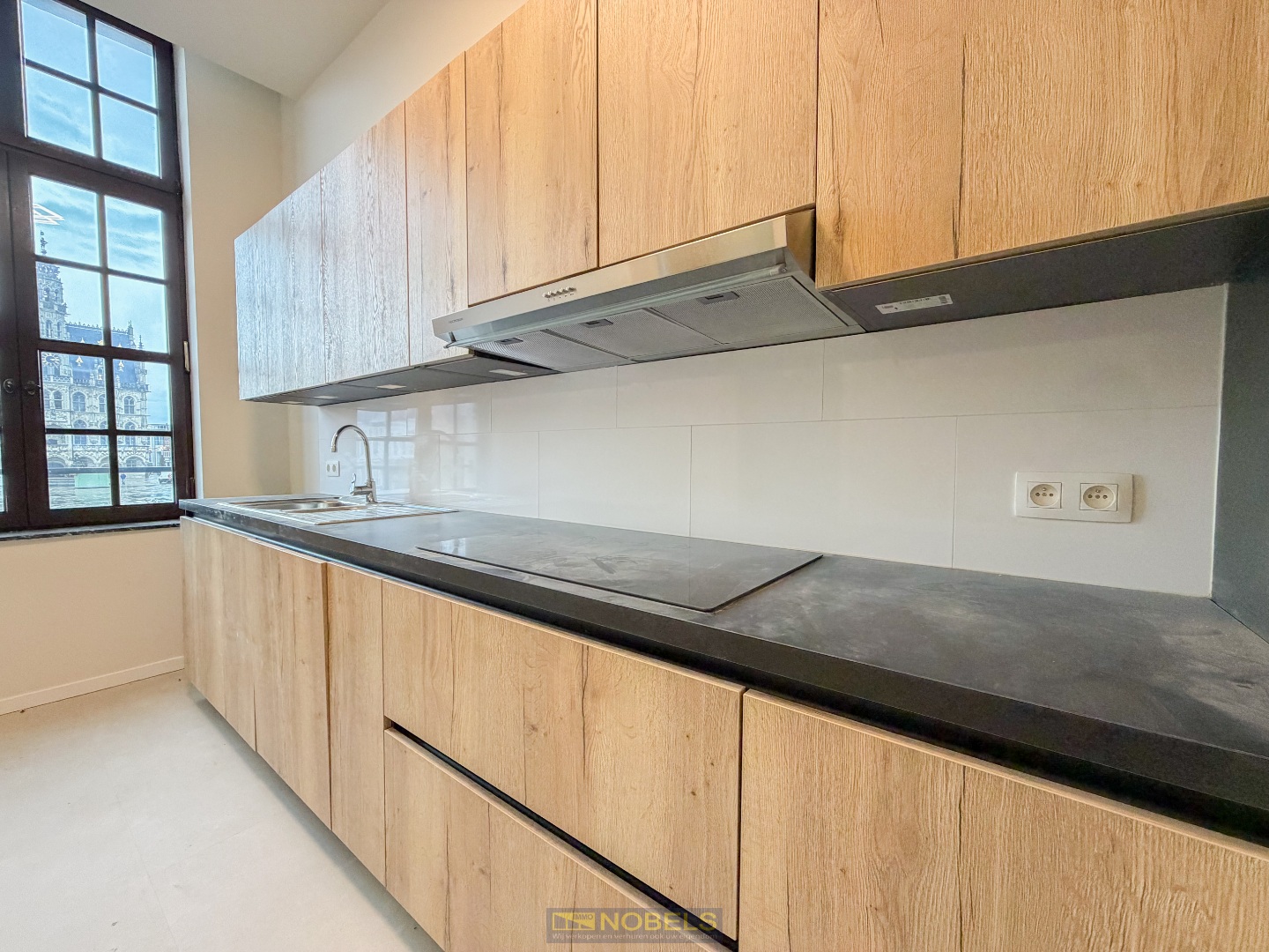 TE HUUR: stijlvol gerenoveerd duplex-appartement met uniek zicht op het stadhuis van Oudenaarde - ideaal voor kangoeroewonen of co-housing! - photo 4