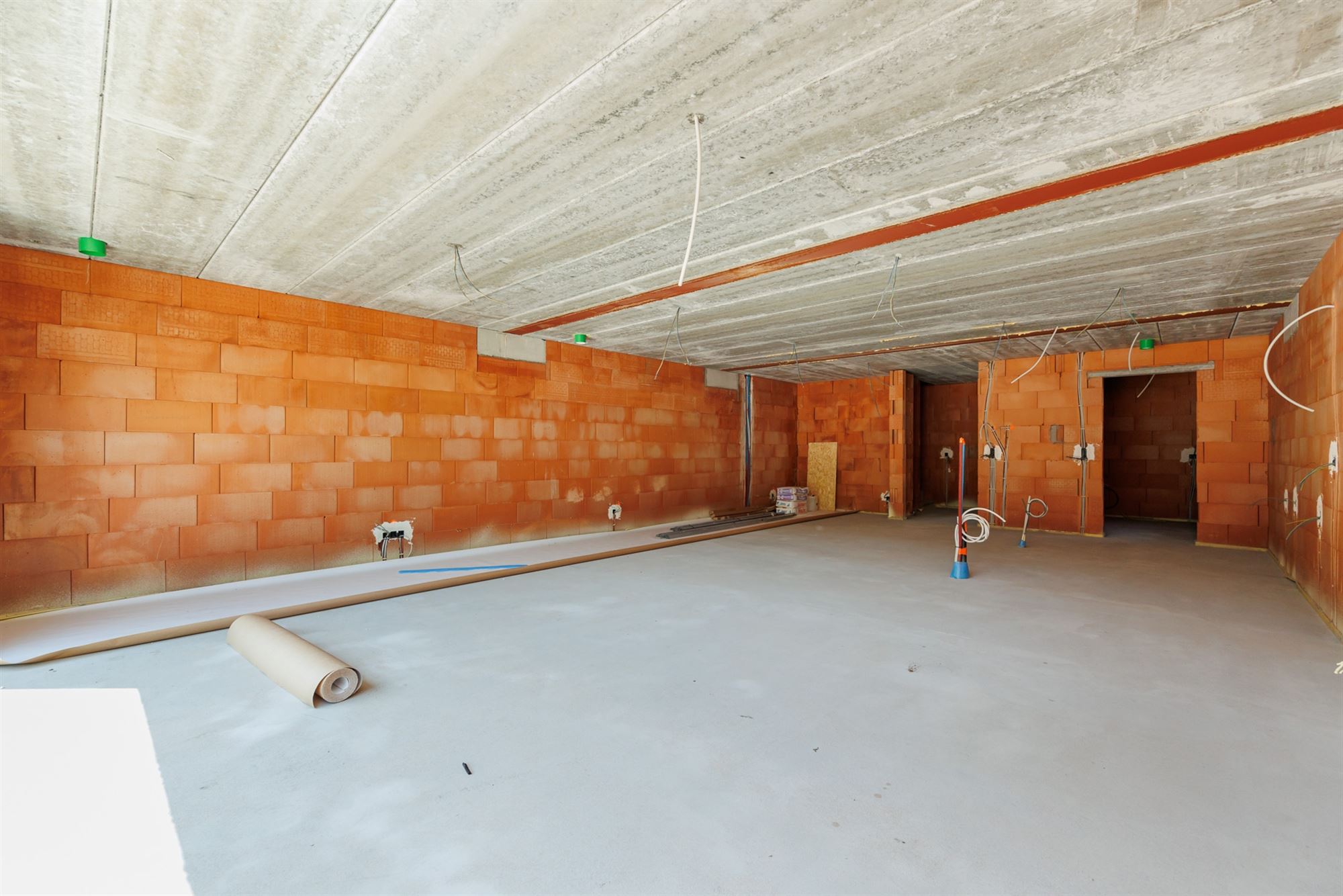 Halfopen BEN-woning onder registratierecht met 5 kamers, garage en tuin - foto 4