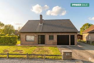 Op zoek naar een renovatieproject in een rustige, groene omgeving? In de Rozenlaan bevindt zich deze te renoveren woning op een mooi perceel,...