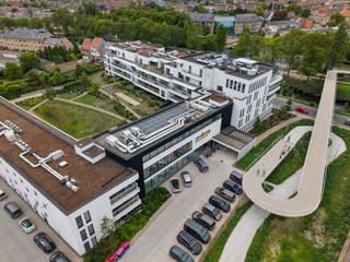 Bent u op zoek naar een rendabele investering?Dan is Brasserie De Zuidburg in Veurne dé opportuniteit die u zoekt!Deze gekende brasserie geniet een...