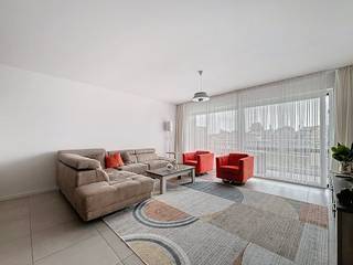 Graag presenteren wij jou dit nieuwbouwappartement met 2 slaapkamers in het centrum van Aalter. Interesse om te wonen in deze hippe buurt bij...